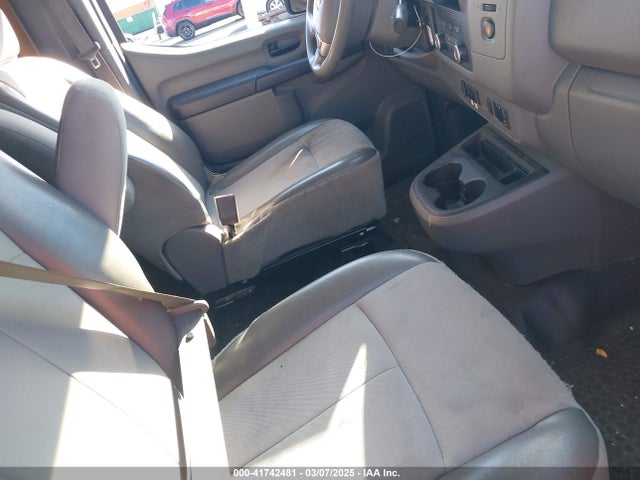 1N6BF0KM0JN818398 Nissan Nv Cargo Nv1500 Sv V6