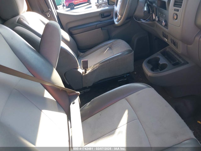 1N6BF0KM0JN818398 Nissan Nv Cargo Nv1500 Sv V6