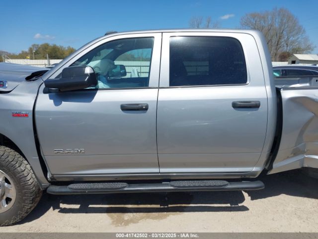 3C6UR5HJ0NG118075 RAM 2500 Tradesman  4x4 8' Box
