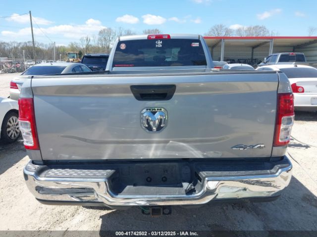 3C6UR5HJ0NG118075 RAM 2500 Tradesman  4x4 8' Box
