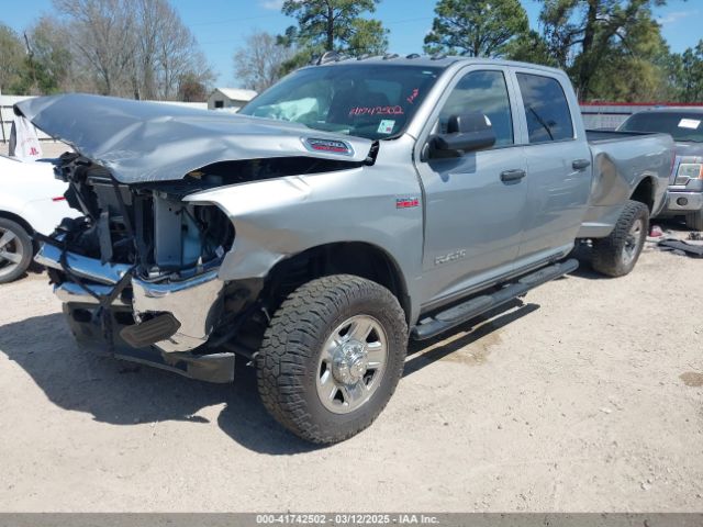 3C6UR5HJ0NG118075 RAM 2500 Tradesman  4x4 8' Box