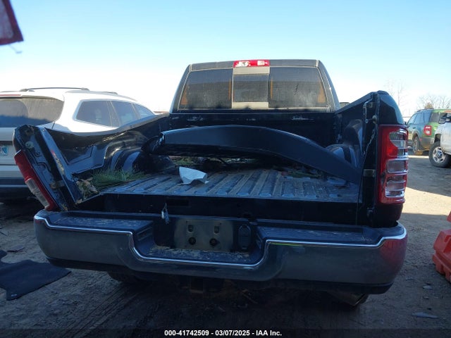 3C6UR5CJ2MG573337 RAM 2500 Tradesman  4x4 6'4 Box