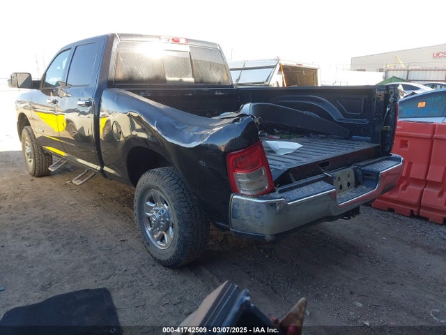 3C6UR5CJ2MG573337 RAM 2500 Tradesman  4x4 6'4 Box