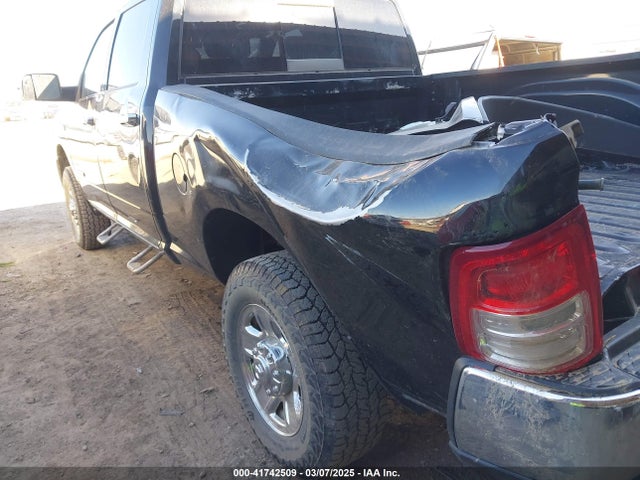3C6UR5CJ2MG573337 RAM 2500 Tradesman  4x4 6'4 Box