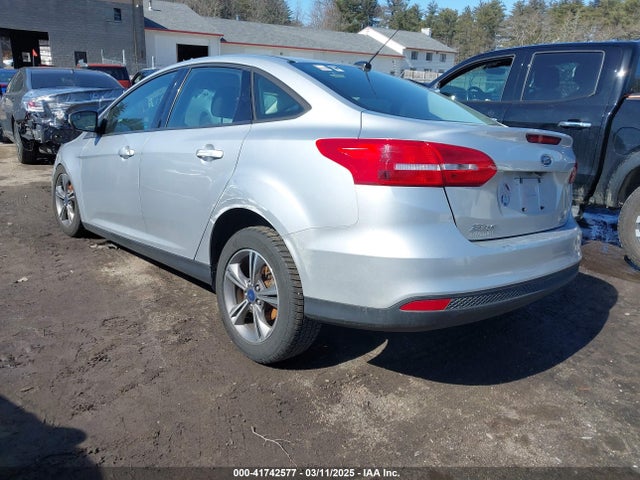 Ford FOCUS SE 2017 1FADP3FE9HL305403 Image 3