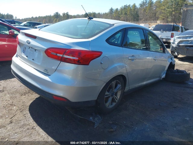 Ford FOCUS SE 2017 1FADP3FE9HL305403 Image 4