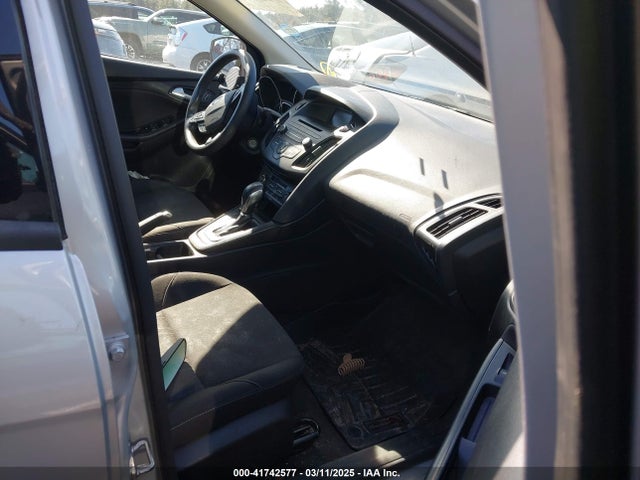 Ford FOCUS SE 2017 1FADP3FE9HL305403 Image 5