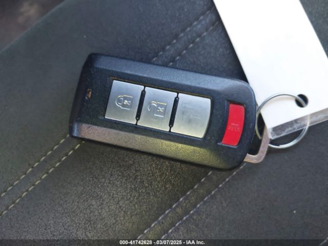 JA4AD3A35KZ027366 Mitsubishi Outlander Le/se/sel