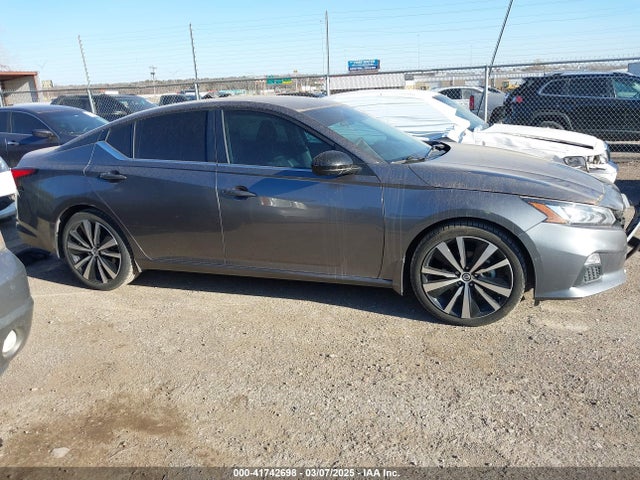 1N4BL4CV6NN309793 Nissan Altima Sr Fwd