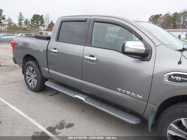 1N6AA1E57HN504214 Nissan Titan Sl