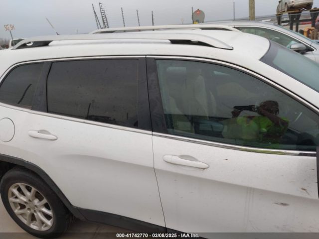 1C4PJLCB1GW135229 Jeep Cherokee Latitude