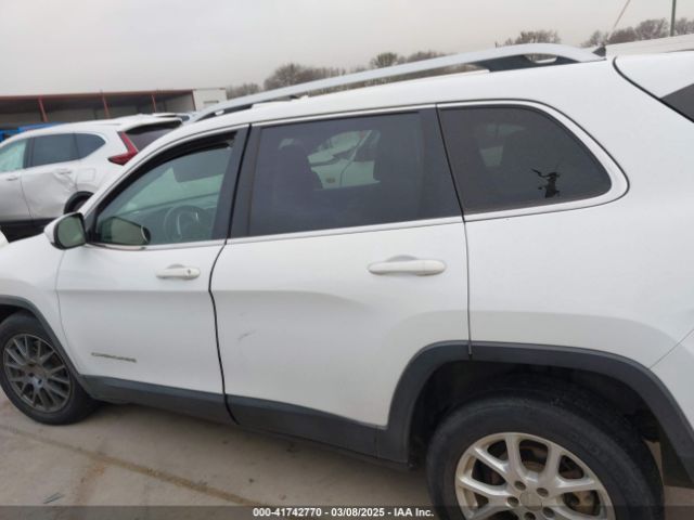 1C4PJLCB1GW135229 Jeep Cherokee Latitude