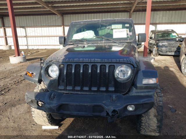 1C4HJXDG9JW172686 Jeep Wrangler Unlimited Sport 4x4