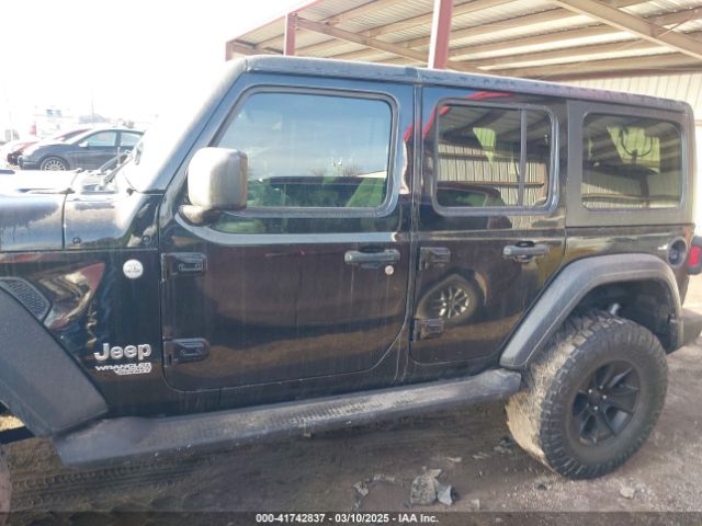 1C4HJXDG9JW172686 Jeep Wrangler Unlimited Sport 4x4