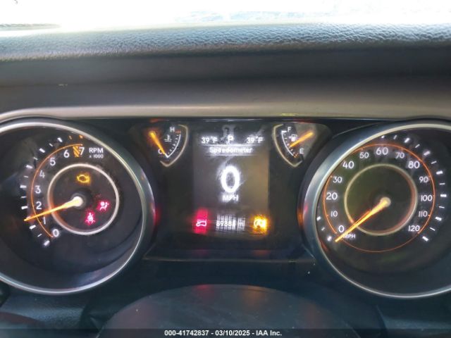1C4HJXDG9JW172686 Jeep Wrangler Unlimited Sport 4x4