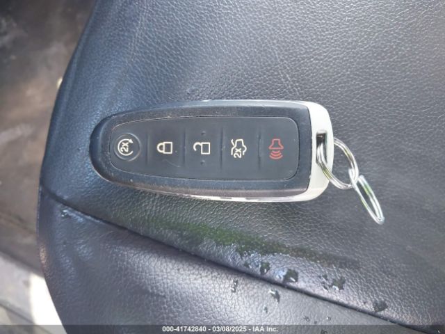 1FMCU9J92EUA59839 Ford Escape Titanium