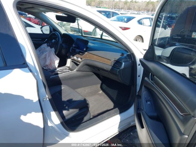 1HGCV2F90KA008081 Honda Accord Touring 2.0t