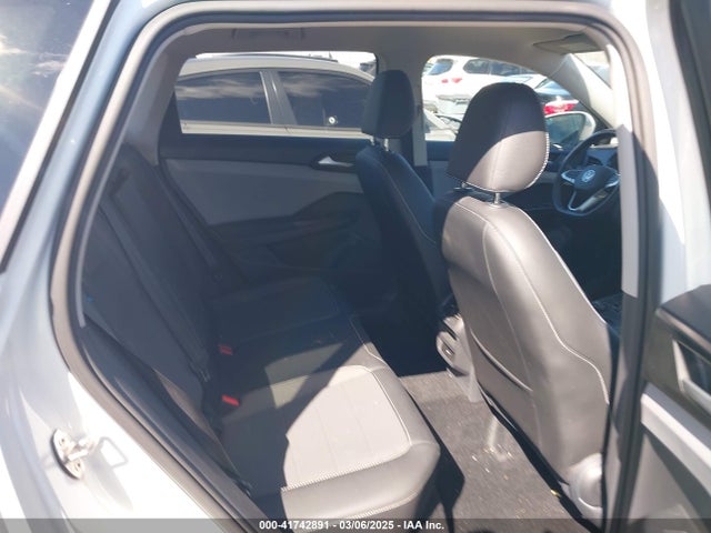 3VVYX7B26NM043768 Volkswagen Taos 1.5t Se