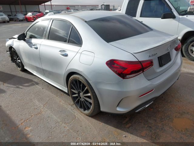 2021 MERCEDES-BENZ A 220 W1K3G4EB9MJ269341 Photo 2