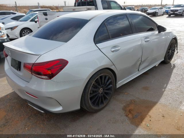 2021 MERCEDES-BENZ A 220 W1K3G4EB9MJ269341 Photo 3