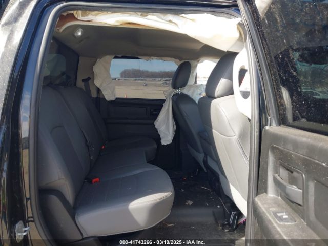1C6RR6KM9KS749538 RAM 1500 Classic Tradesman  4x2 5'7 Box