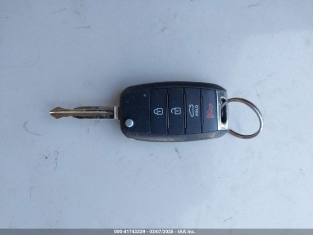 KNAFX4A65G5560171 KIA FORTE LX