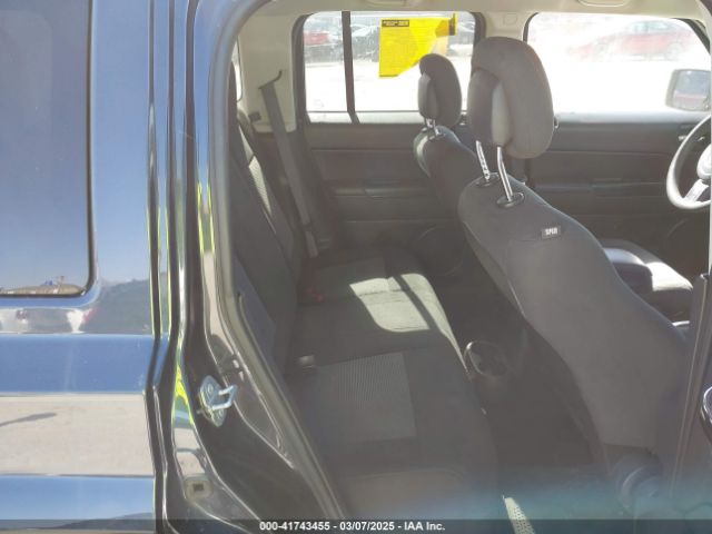 1C4NJPBB6GD528851 Jeep Patriot Sport