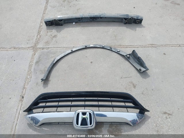 2HKRW5H37JH400966 Honda CR-V LX