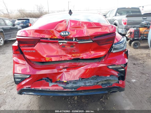 3KPF24AD6ME324595 KIA Forte Lxs