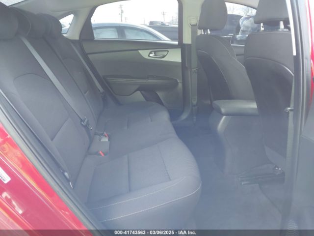 3KPF24AD6ME324595 KIA Forte Lxs