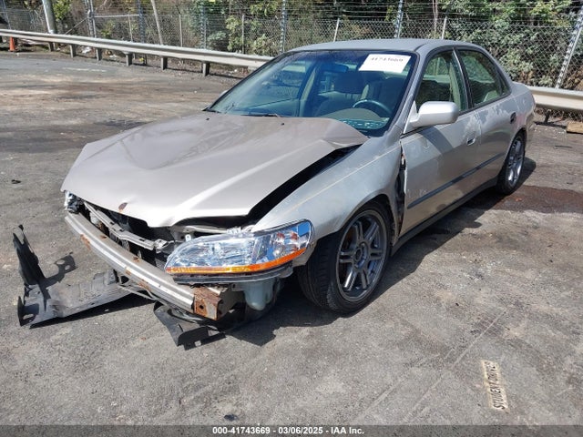 1998 Honda Accord Lx მანქანა იყიდება აუქციონზე, vin: 1HGCG5640WA258278, აუქციონის ნომერი: 41743669