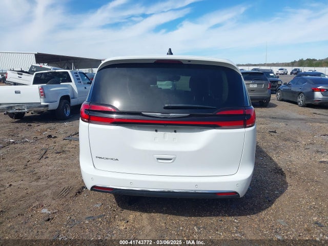 2C4RC1BG1PR557529 Chrysler Pacifica Touring L