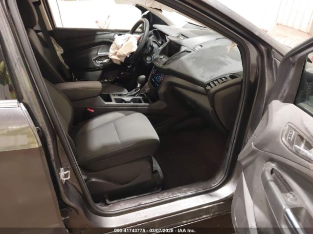 1FMCU9GD6HUC79257 Ford ESCAPE SE