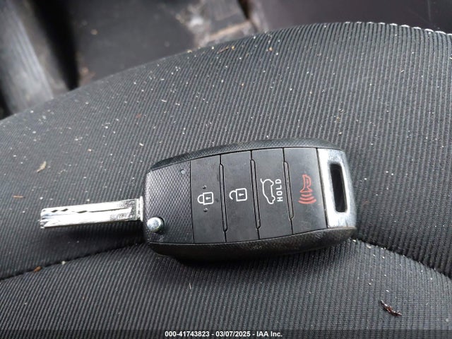 KNDJP3A53J7539782 KIA SOUL +
