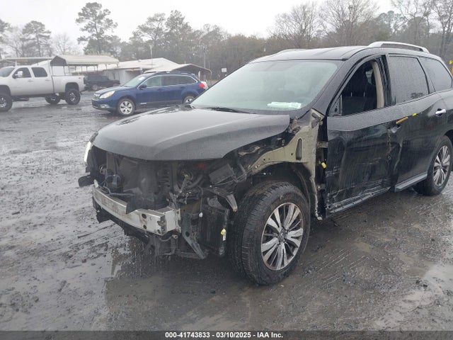 5N1DR2MN7JC652781 Nissan Pathfinder S