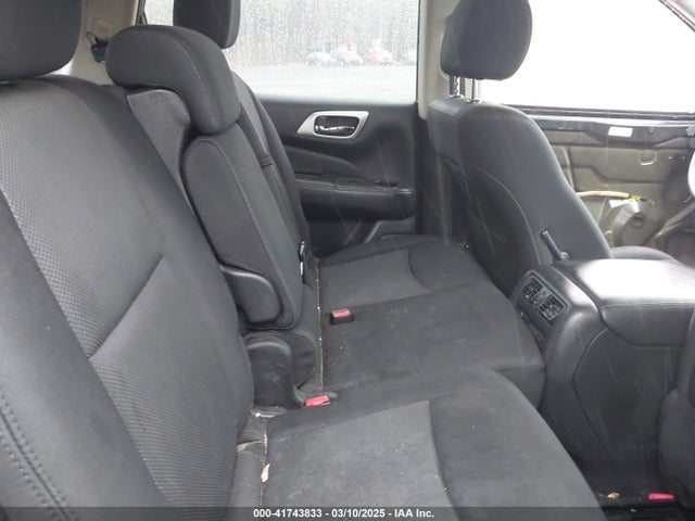 5N1DR2MN7JC652781 Nissan Pathfinder S