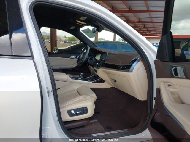 5UXCW2C56KL083156 BMW X7 Xdrive40i
