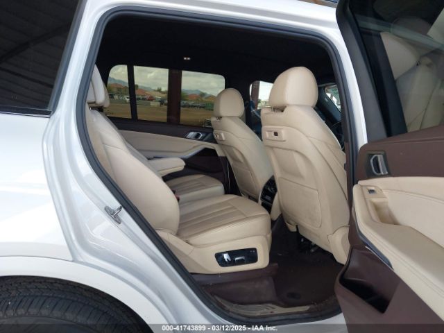 5UXCW2C56KL083156 BMW X7 Xdrive40i