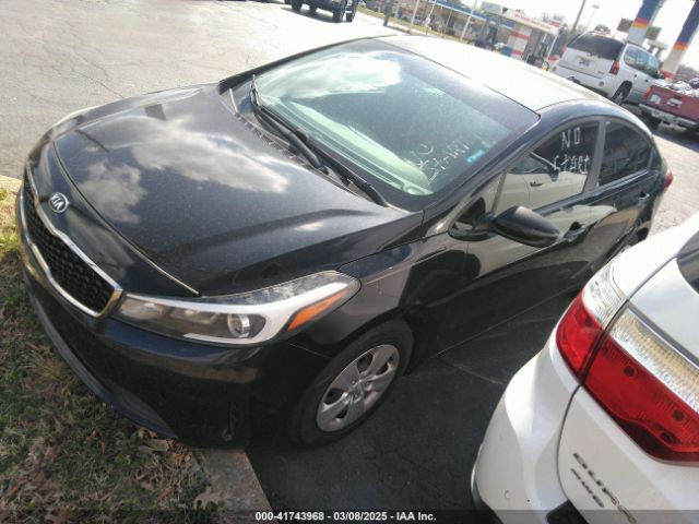 3KPFK4A7XJE239572 KIA FORTE LX