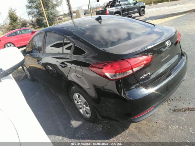 3KPFK4A7XJE239572 KIA FORTE LX
