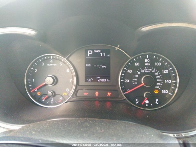 3KPFK4A7XJE239572 KIA FORTE LX