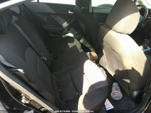 3KPFK4A7XJE239572 KIA FORTE LX