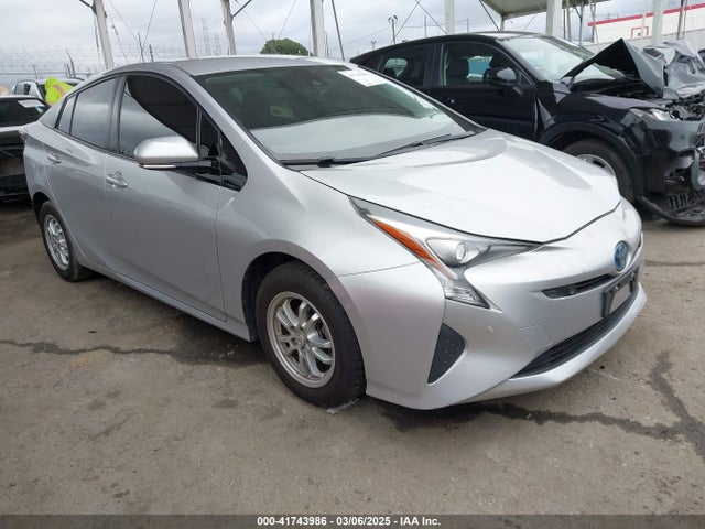JTDKBRFUXH3578831 Toyota Prius Two