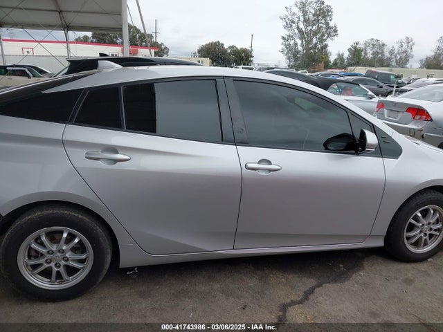 JTDKBRFUXH3578831 Toyota Prius Two
