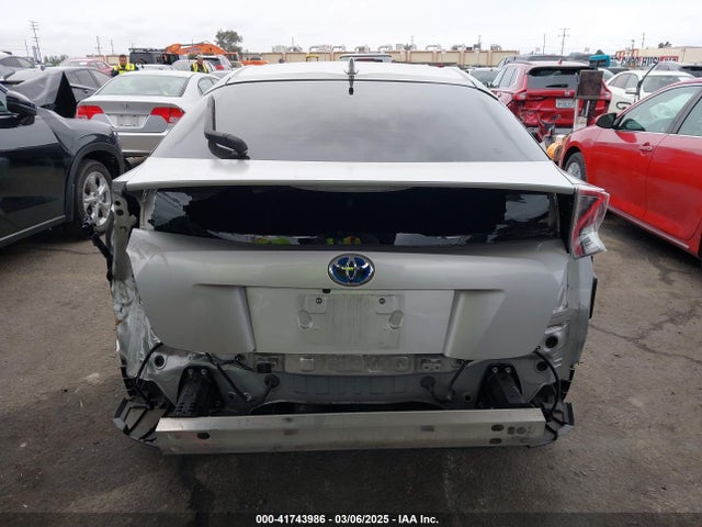 JTDKBRFUXH3578831 Toyota Prius Two