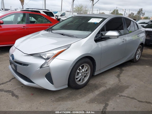 JTDKBRFUXH3578831 Toyota Prius Two