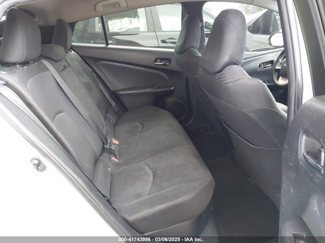 JTDKBRFUXH3578831 Toyota Prius Two