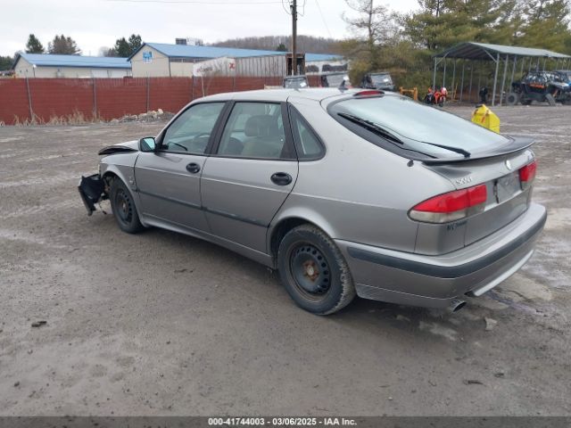 2002 SAAB 9-3 YS3DF58K422002174 Photo 2