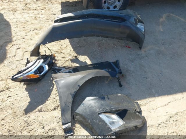 2GNAXUEV5M6110090 Chevrolet lyx