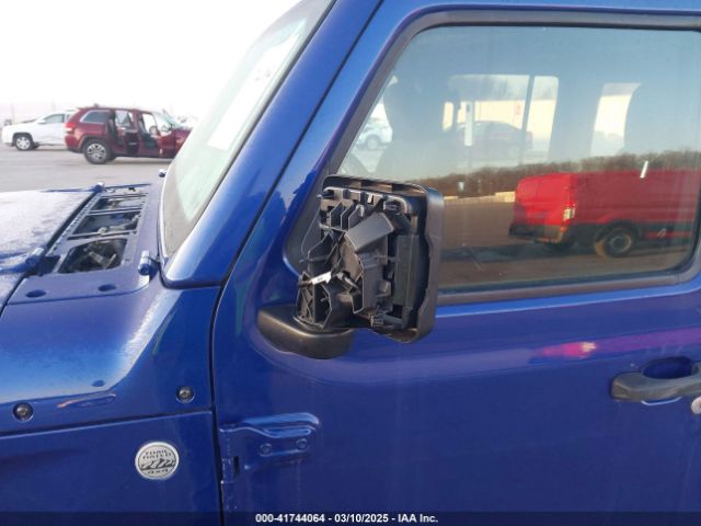 1C4HJXDN2JW282882 Jeep Wrangler Unlimited Sport S 4x4